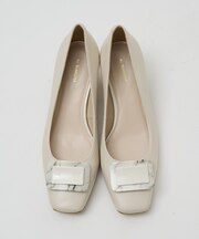 スクエアモチーフパンプス