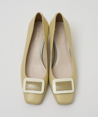 スクエアモチーフパンプス