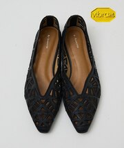 【Vibramソール搭載】レーザーカットパンプス