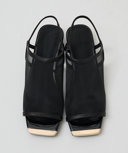 メタルトゥメッシュサンダル