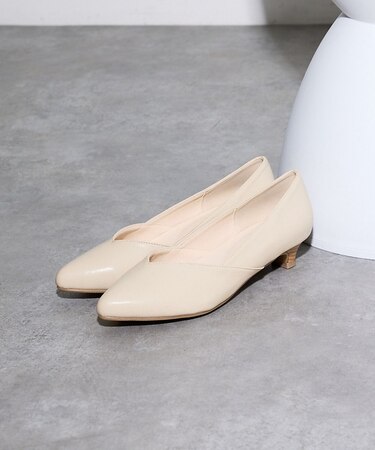 【販売店舗限定】Vカットパンプス