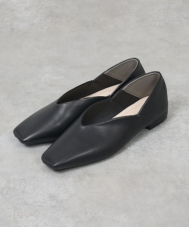 【シープスキン/販売店舗限定】スクエアトゥVカットパンプス