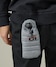 グレー