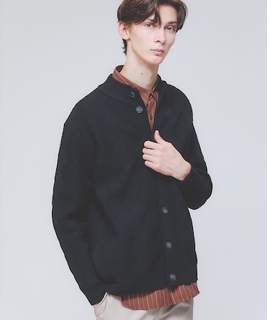 【ジオメトリック柄 / 軽量 / キックバック】スタンド カーディガン