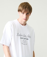 SCENE GRAPHIC ロゴプリントTシャツ / リラックスフィット