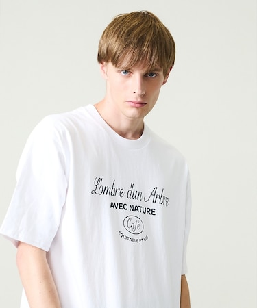 SCENE GRAPHIC ロゴプリントTシャツ / リラックスフィット