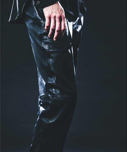 【25AW/セットアップ対応】レザー テーパード スラックスパンツ