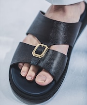 レザー バックル サンダル