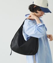 《3/4～価格改定》クラウズナイロンラウンドビッグショルダーバッグ