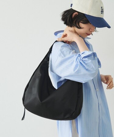 《3/4～価格改定》クラウズナイロンラウンドビッグショルダーバッグ