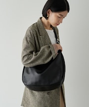 【名品】ソフトレザーラウンドビッグショルダーバッグ