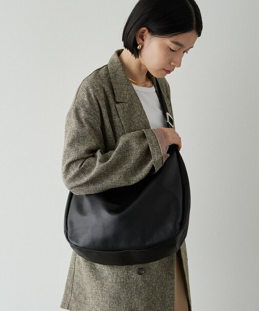 【名品】ソフトレザーラウンドビッグショルダーバッグ