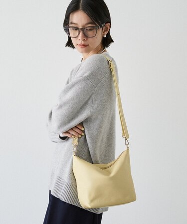 ソフトレザーシンプルショルダーバッグ