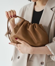 【名品】4WAYレザー巾着ショルダーバッグ［chi企画］