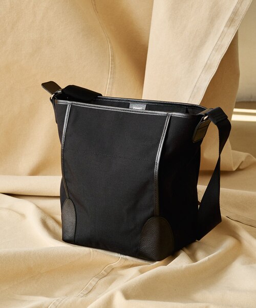 オーダー用　runrunrun ショルダーバッグ バッグ ショルダーバッグ 斜め掛け 長さ調節可 自立 コンパクト 天