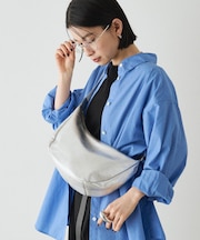 【名品】ソフトレザーラウンドショルダーバッグ［silver］