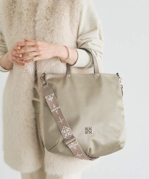 《WEB限定》スリム2WAYトートバッグ <クラウズナイロン>