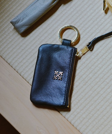 カラビナ付き ソフトレザーマルチケース