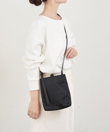 クラウズナイロンミニショルダーバッグ