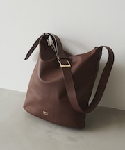 レザーショルダーバッグ