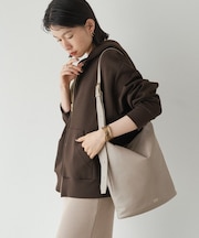 レザーショルダーバッグ