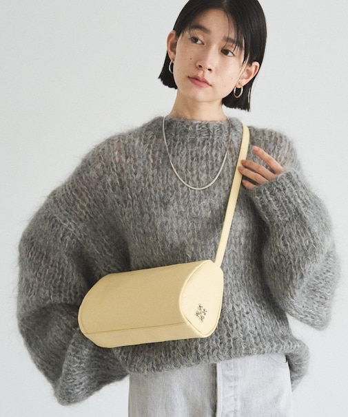 ソフトレザーロールショルダーバッグ