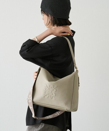 エンボスモノグラム2WAYショルダーバッグ