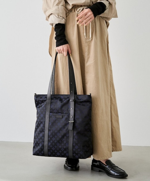 アシンメトリーハンドルトートバッグ