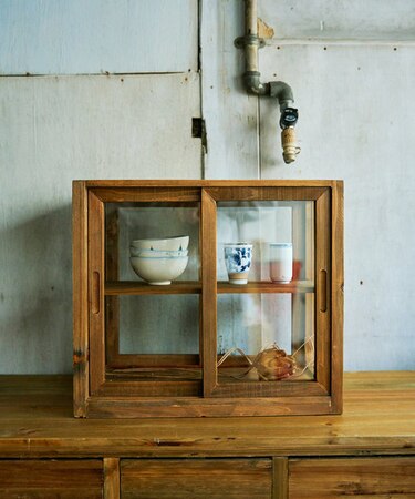 【台湾商店】引き戸のガラスショーケース