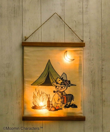 【MOOMIN×salut!】スナフキンLEDライト付きタペストリー
