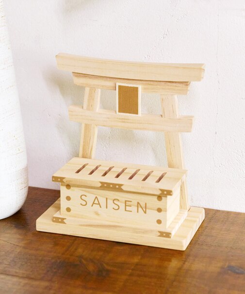 木製お賽銭箱／彩るお正月