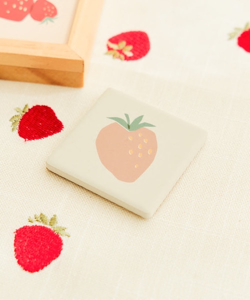 いちごタイル：5×5cm／strawberry｜サリュの通販｜&mall（アンド