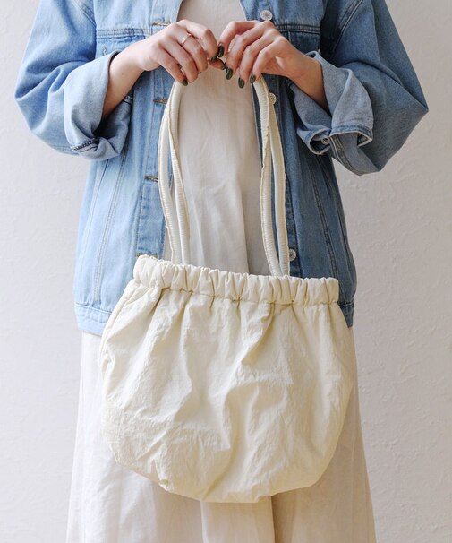 ラウンドナイロンバッグ