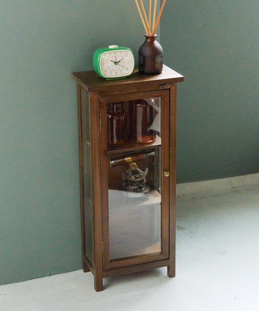 コレクションキャビネット／エモカン