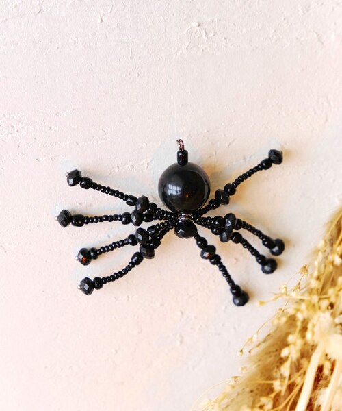 ビーズの蜘蛛／Crochet Halloween｜サリュの通販｜&mall（アンドモール