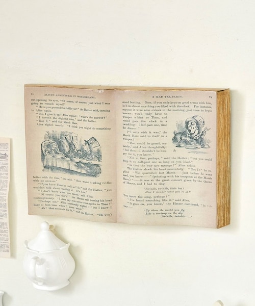 ブックウォールアート／不思議の国のアリスインテリア｜サリュの通販