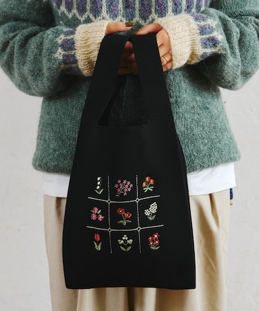 フラワー刺繍ニットバッグ