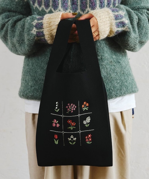 フラワー刺繍ニットバッグ