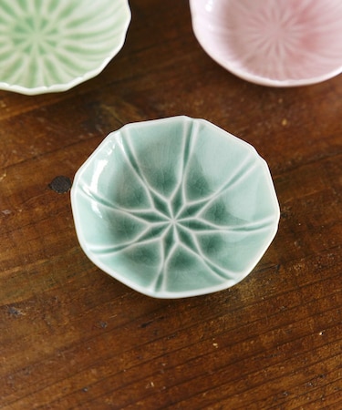 ガラス貫入小皿水仙／花ひらく、新春のうつわ