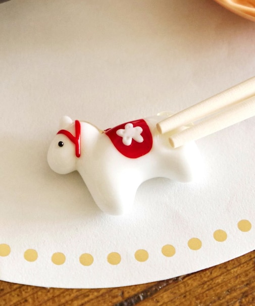 ガラスの箸置き干支／花ひらく、新春のうつわ