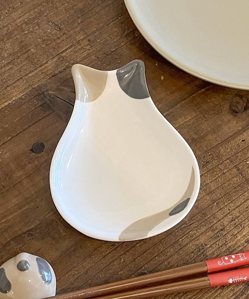 猫のお座り小皿／猫の食卓