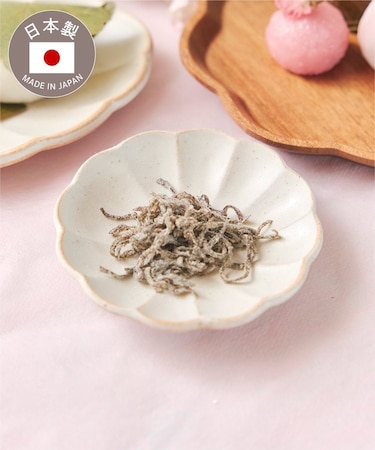 菊皿：10cm／お茶とお団子