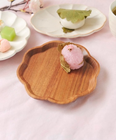 お花の木製プレート：16cm／お茶とお団子