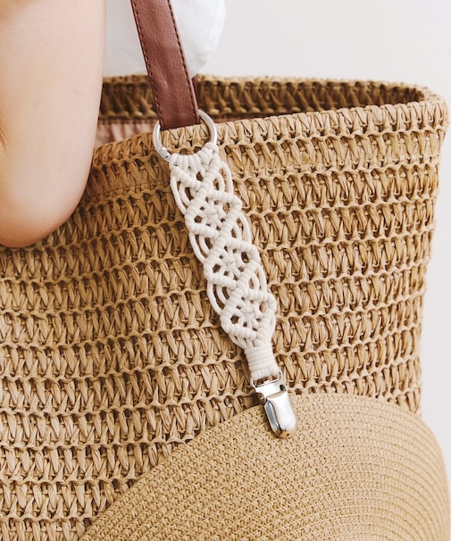 カラビナ付きマクラメハットホルダー