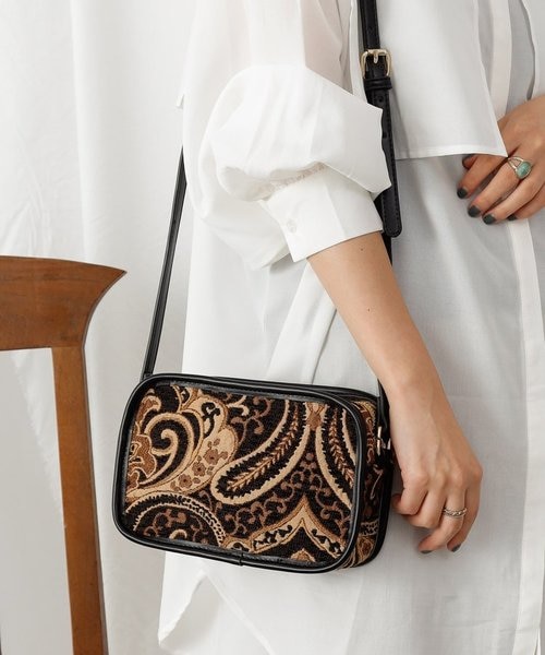 ジャガードスクエアショルダーバッグ｜コロニートゥーワンスリーナイン