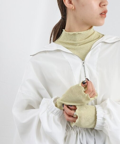 【WEB / 一部店舗限定】シアーネットハイネックメロープルオーバー