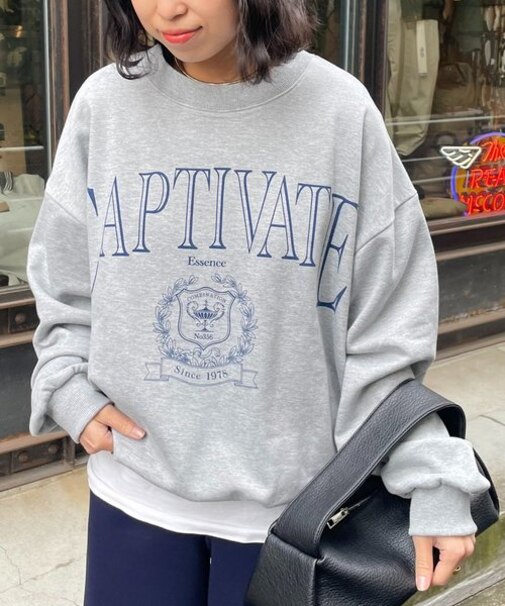 【WEB / 一部店舗限定】裏毛クルーネックロゴプルオーバー