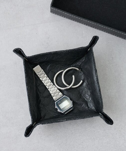 スナップボタン付きトレー?