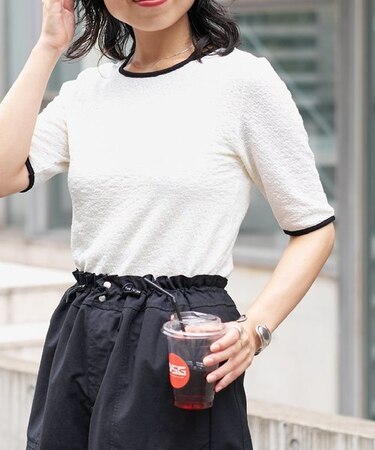 カットジャガード配色パイピングデザイントップス