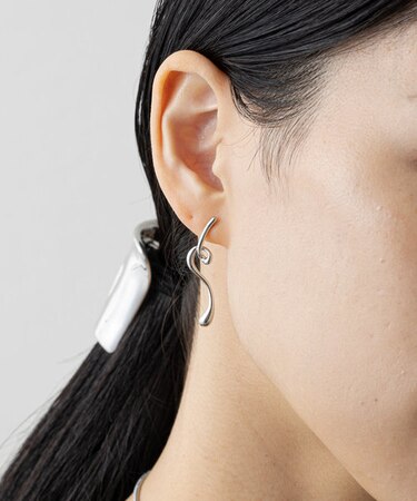 ツイストアシメピアス